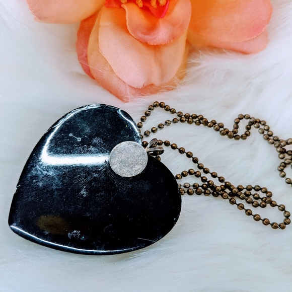 🌈BOGO🌈 Resin Necklace - Rock - Picture 6 of 7